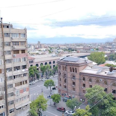예레반 Large Apt Near Republic Square 아파트 외부 사진