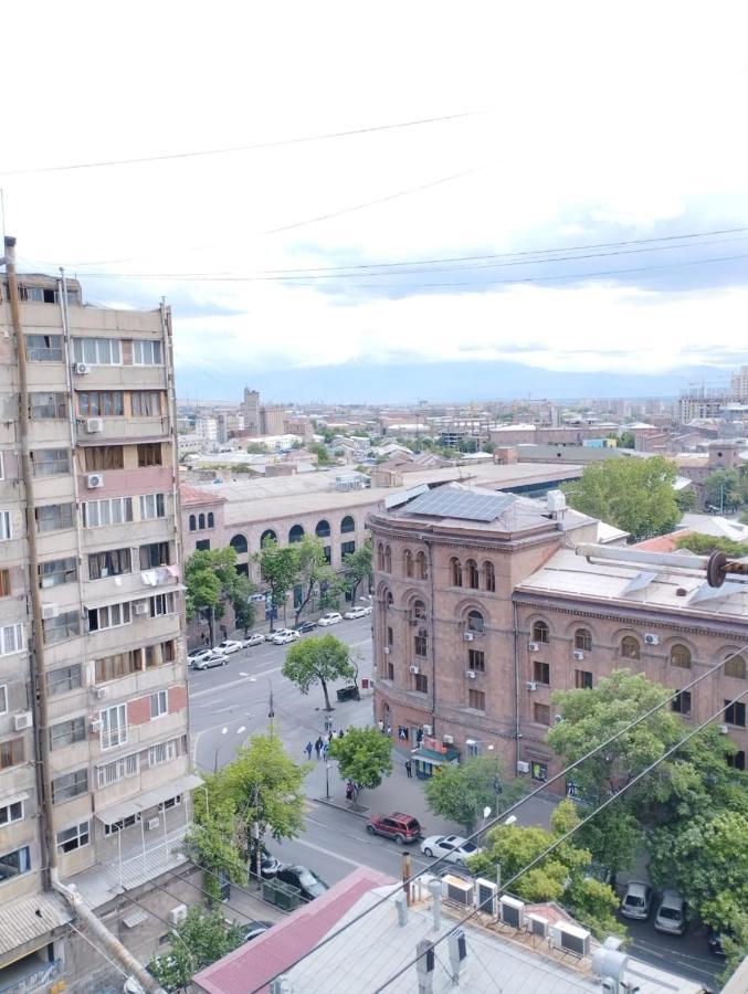 예레반 Large Apt Near Republic Square 아파트 외부 사진